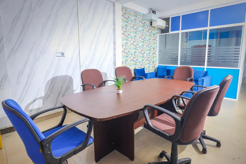 Team Meeting Room - view 2